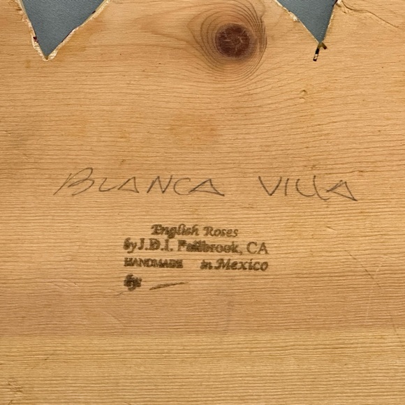 Unique wooden house with Merry Christmas sign handmade in Mexico. - Picture 4 of 5